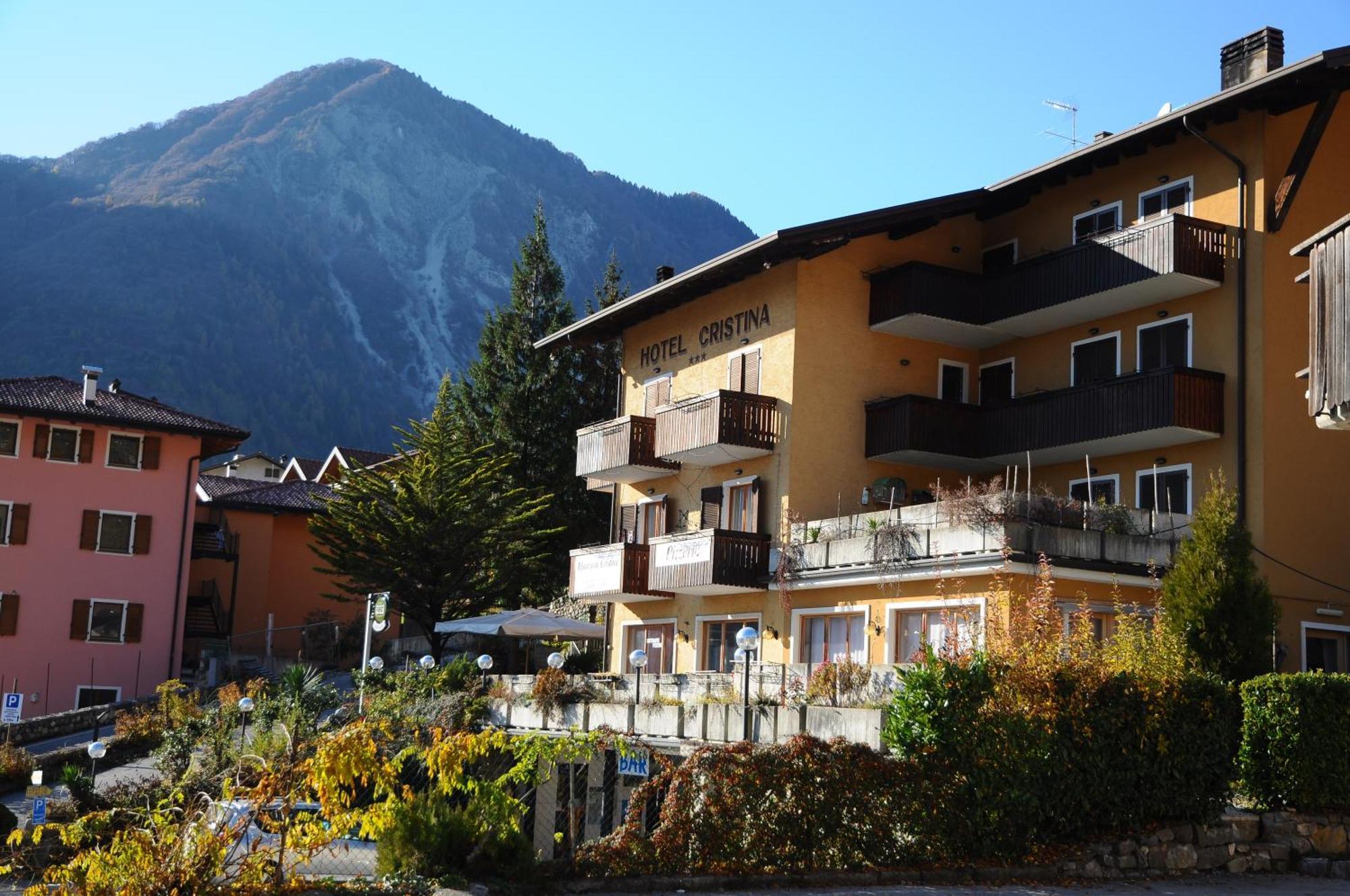 Hotel Cristina Tenno Buitenkant foto