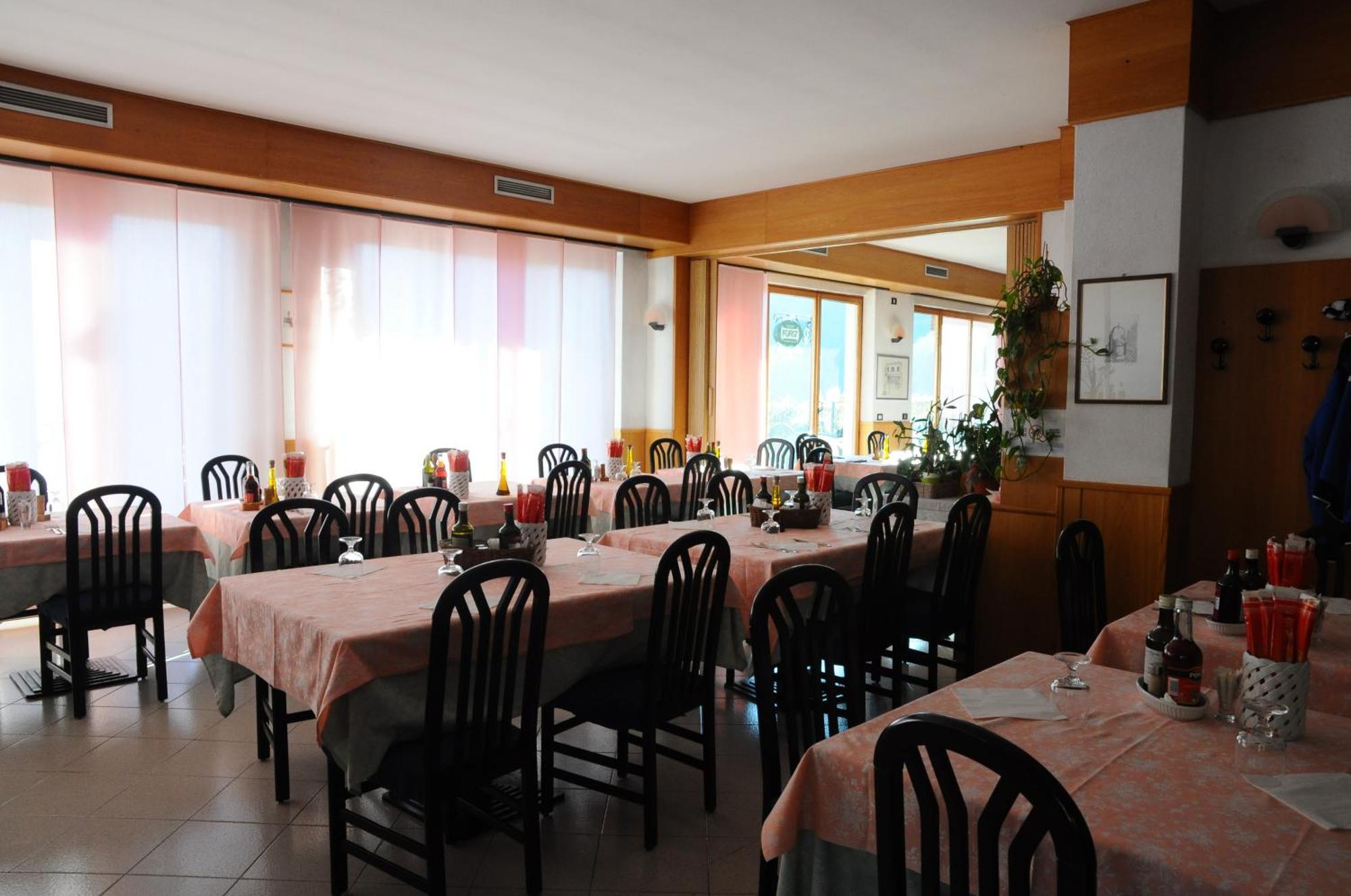 Hotel Cristina Tenno Buitenkant foto